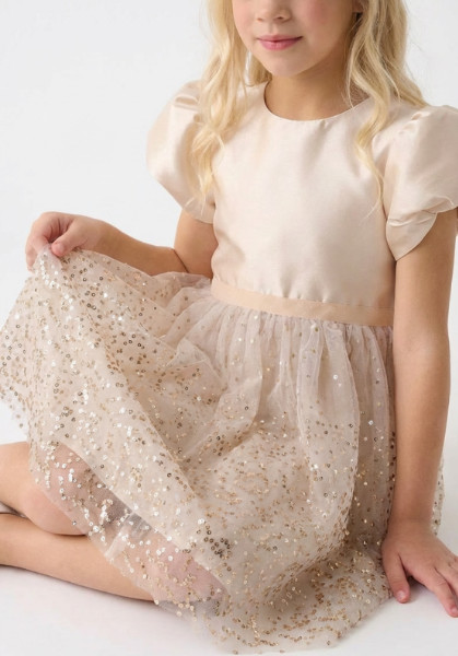 أحدث تشكيلة فساتين بنات مراهقات 2026 إطلالات راقية