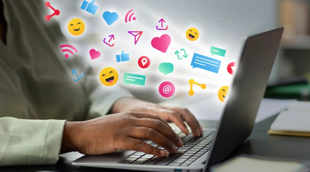 السوشيال ميديا